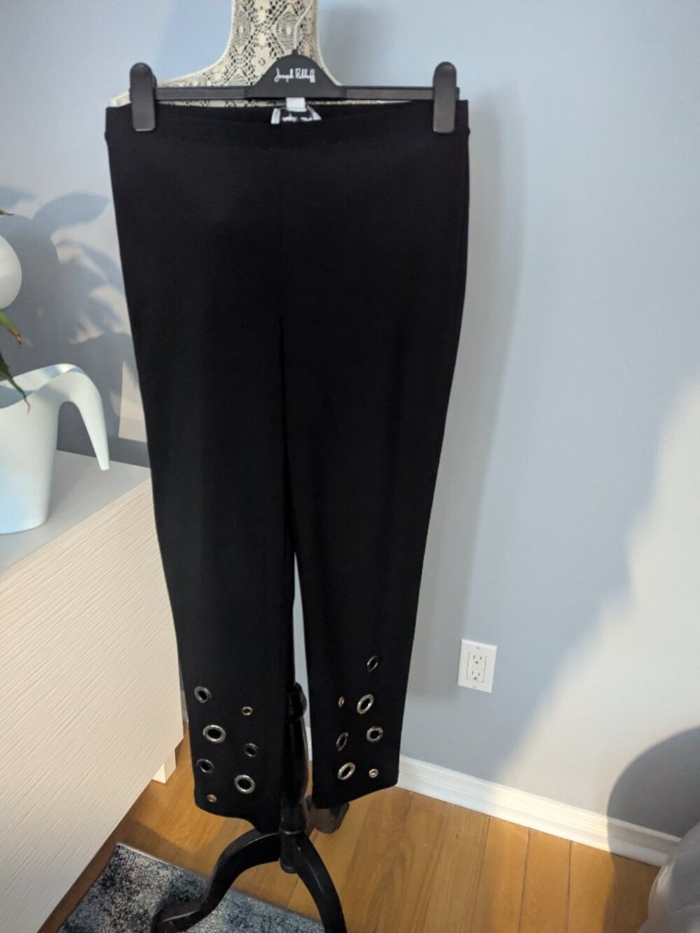 Joseph Ribkoff black grommet detail straight-leg pants